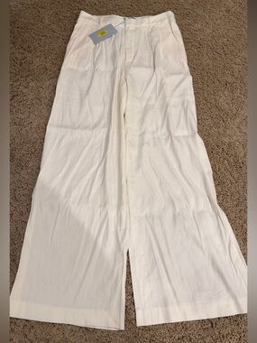 NWT Antonio Melani white trousers